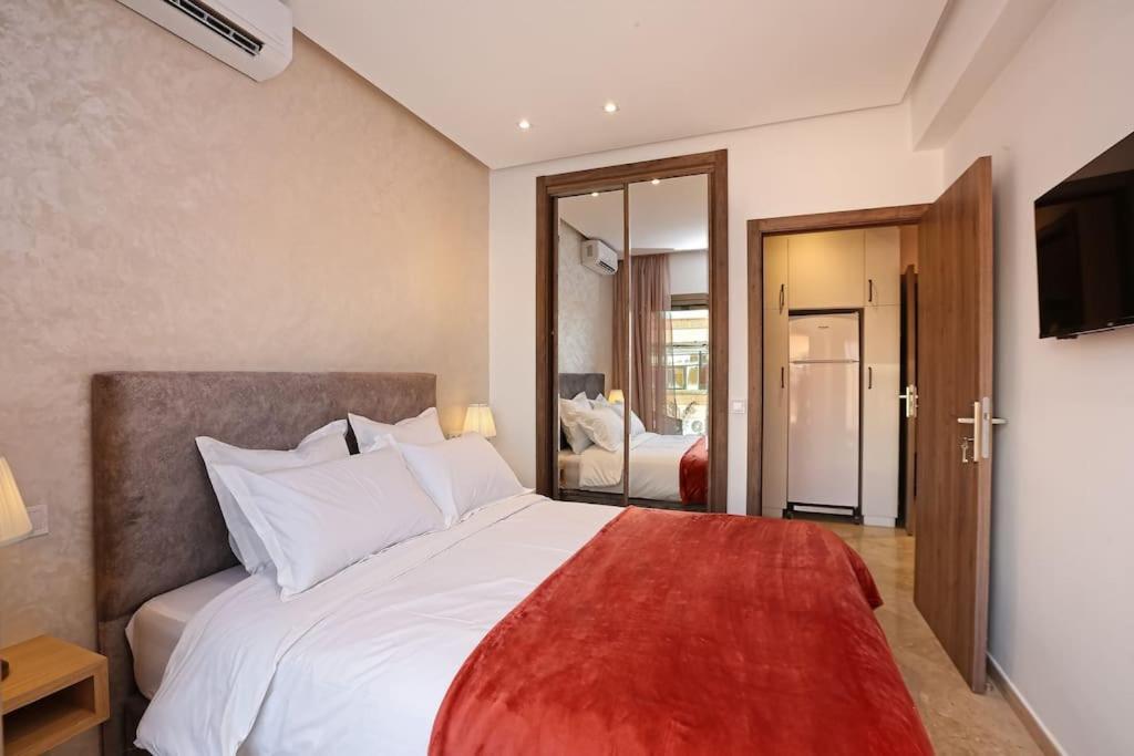 Elegant And Brand New In Hypercenter Of Marrakech Apartment *